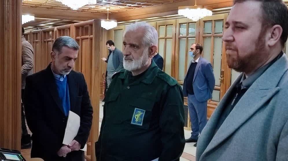 حضور رئیس و نایب رئیس شورای شهر تهران با لباس سپاه در صحن + عکس 3