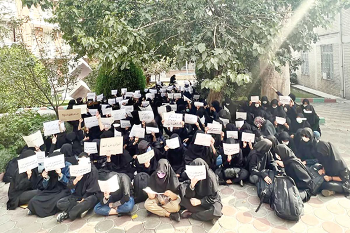 تعلیق شبانه ۱۵۰ نفر  از دانشجویان دانشگاه الزهرا