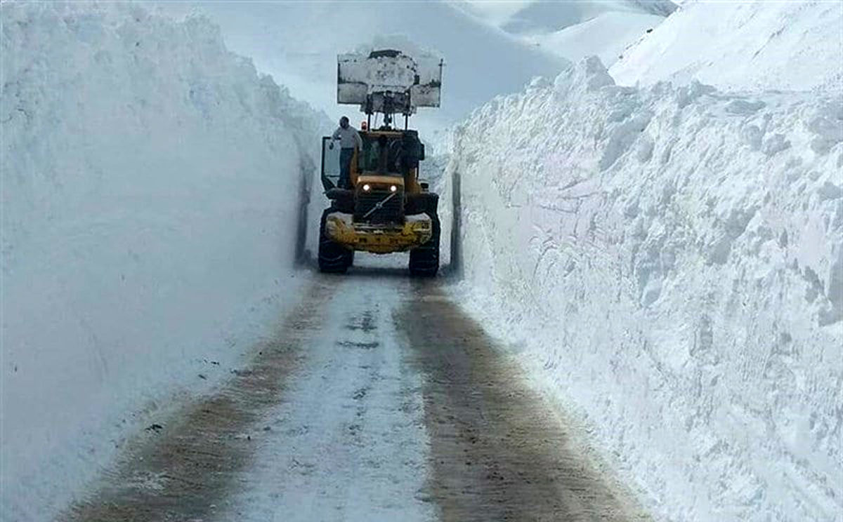 بازگشایی راه تمام روستاهای الیگودرز از محاصره برف