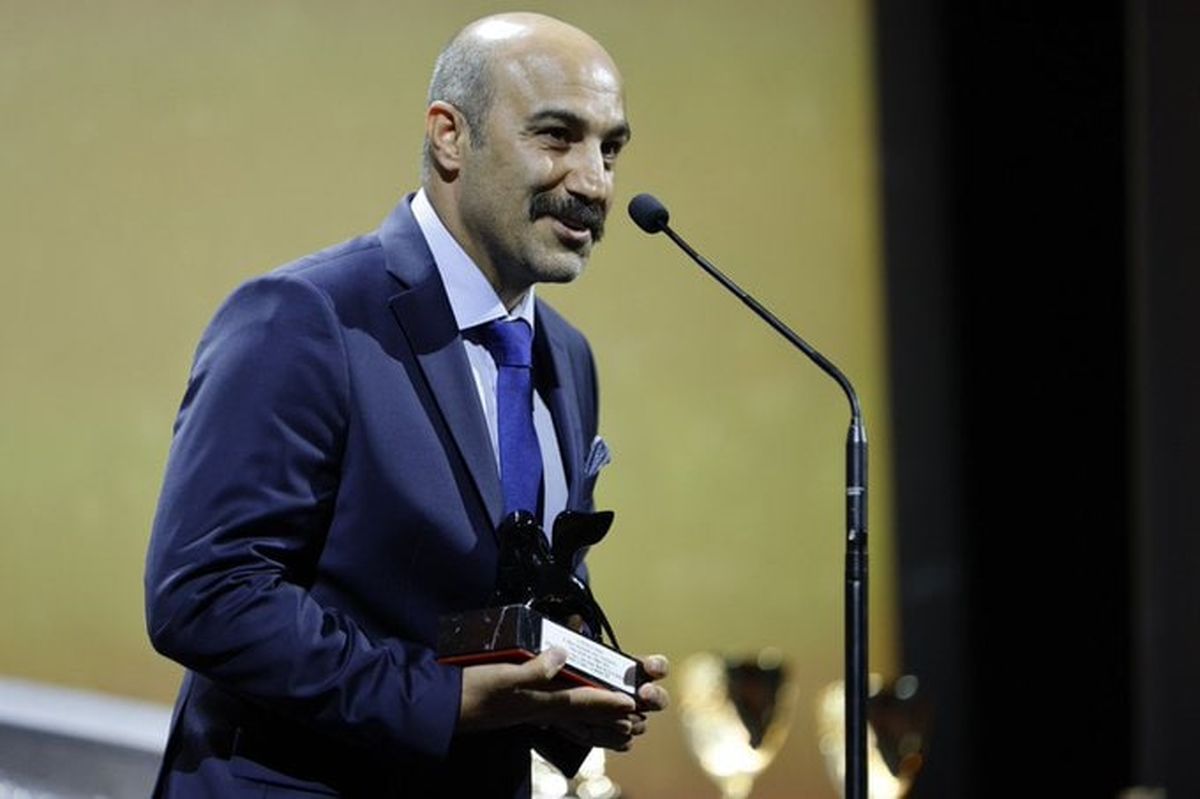 محسن تنابنده، جایزه ونیز را گرفت |  دوست دارم پیاده به تهران برگردم 
