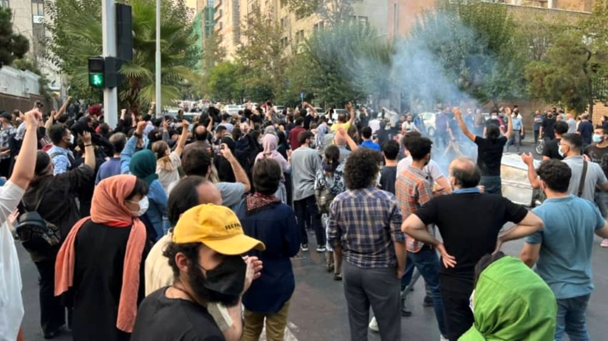 تجمع در برخی شهرها و دانشگاهها