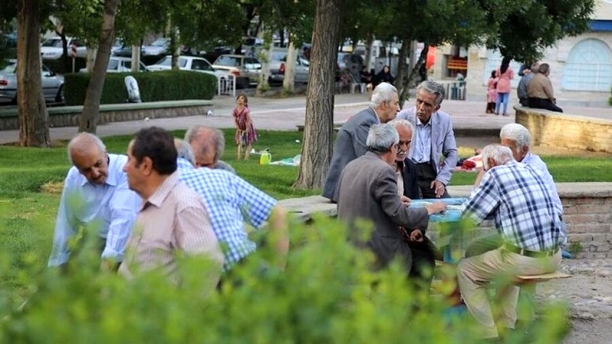 وام جدید برای بازنشستگان | فرزندان هم می‌توانند وام بگیرند | جزئیات و نحوه دریافت