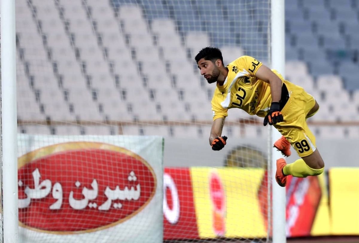 احتمال جدایی گلر استقلال با یک مشتری پولدار